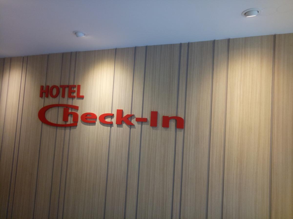 Hotel Check-In Kuala Lumpur Extérieur photo