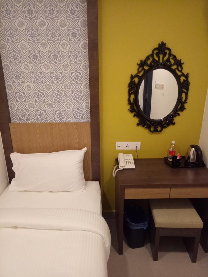 Hotel Check-In Kuala Lumpur Extérieur photo